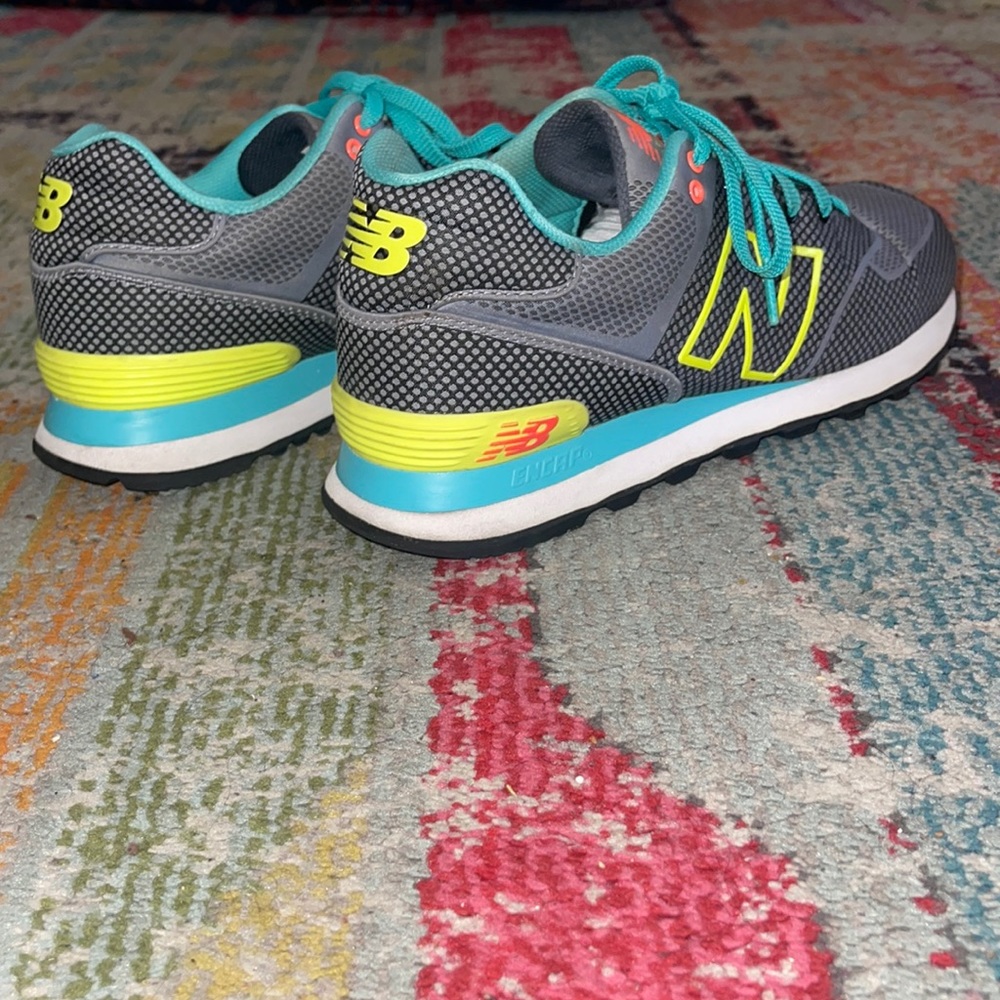 New Balance 574 Women’s Size 9 Lightly Worn Shoes